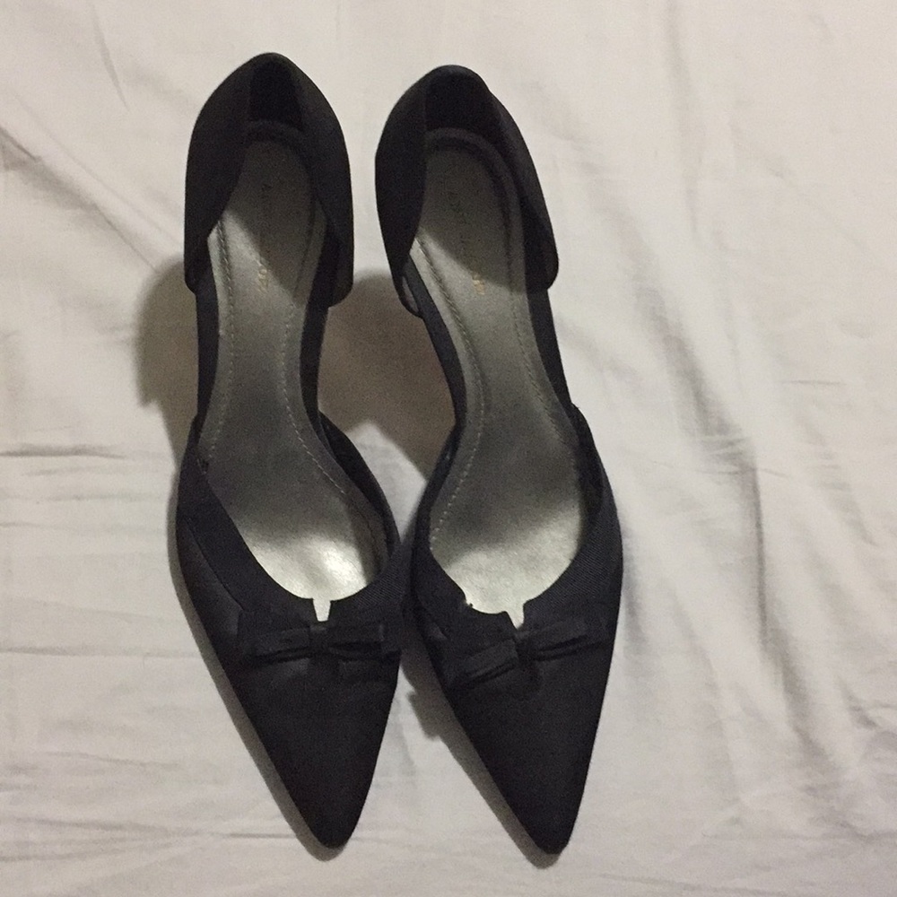 Ann Taylor satin pumps
